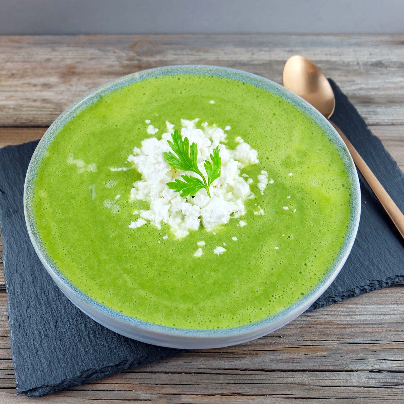 Brokkoli-Zucchini-Suppe mit Feta - HistaFit